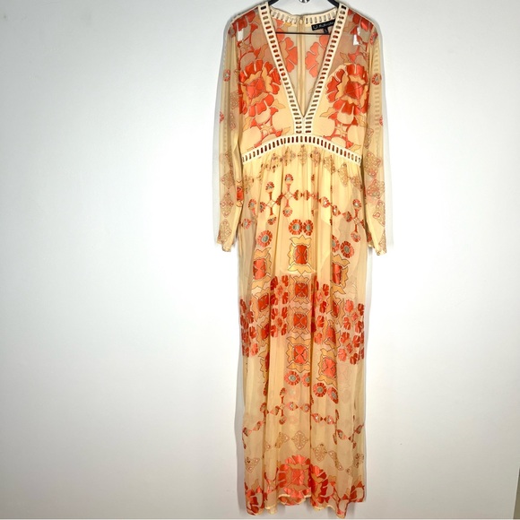 For Love And Lemons Dresses & Skirts - For Love & Lemons sz L Barcelona Maxi Dress Long Sleeves Creme